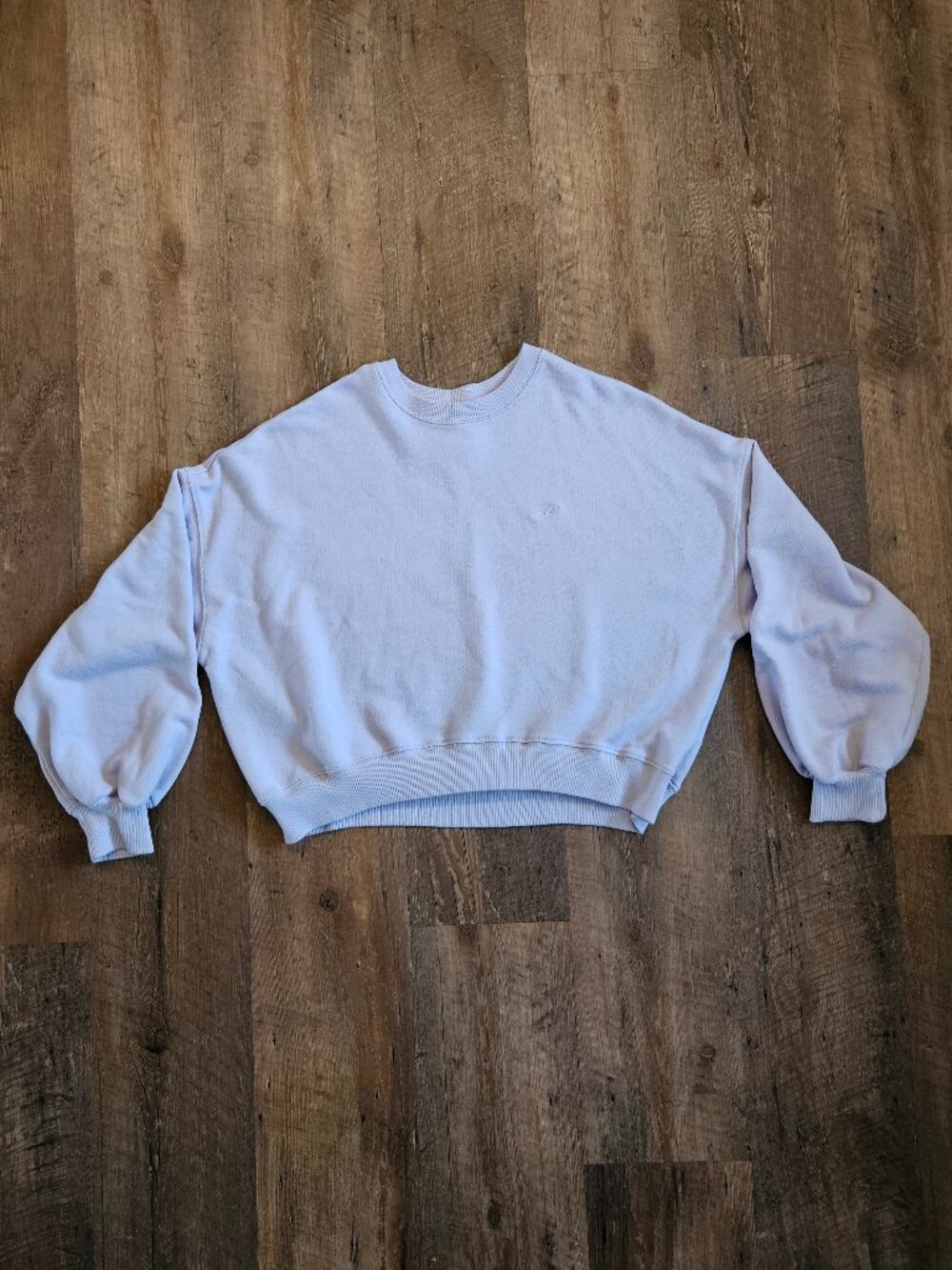 Hollister Cropped Crewneck Sweatshirt Light Lavender Oversized Small
